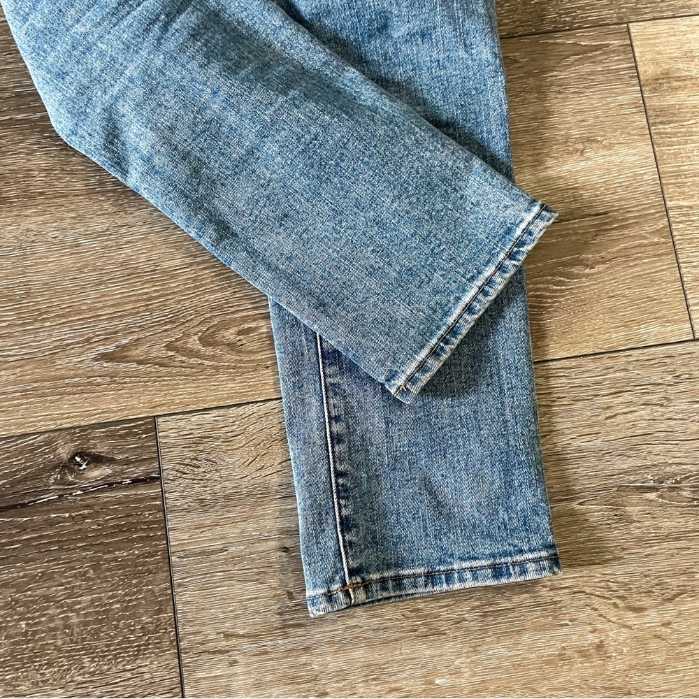Madewell The Mid-Rise Perfect Vintage Jeans Size 25 Color: Knowland Wash - Picture 4 of 11